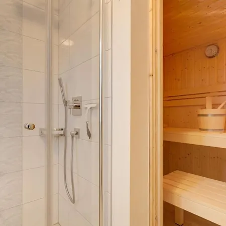 Wave Rider Comfortable Ferienhaus Glowe
